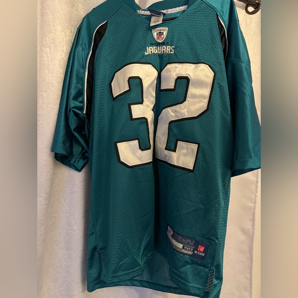 Jacksonville Jaguars #32 Jones-Drew Jersey. Never used.